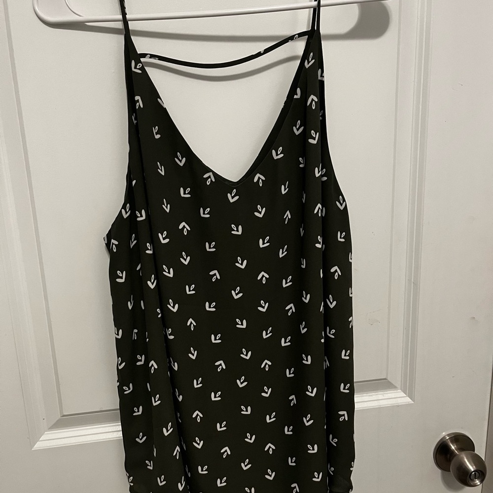 The Loft  Women’s Top- like New in Size XL